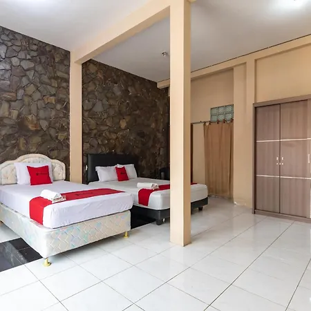 RedDoorz @ Soekarno Hatta Indah-3